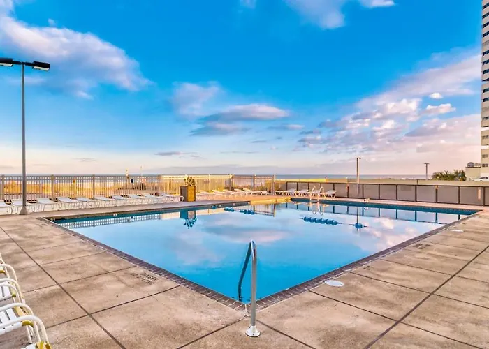Convenient & Affordable With Balcony Ocean Views Pools & Gym Holiday home Ocean City