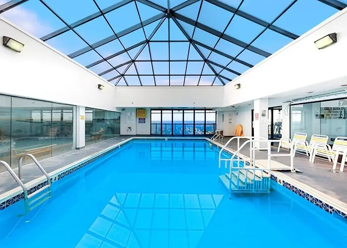 Convenient & Affordable With Balcony Ocean Views Pools & Gym *