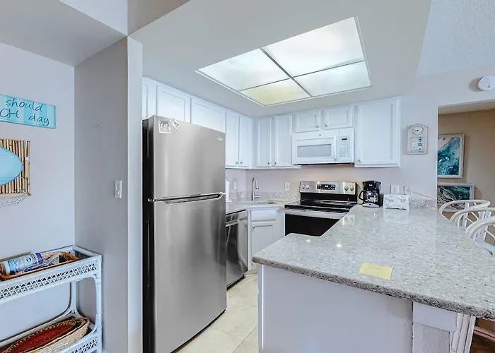 Convenient & Affordable With Balcony Ocean Views Pools & Gym *