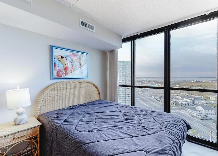 Holiday home Convenient & Affordable With Balcony Ocean Views Pools & Gym Ocean City