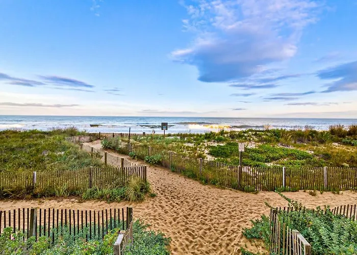 Convenient & Affordable With Balcony Ocean Views Pools & Gym Holiday home Ocean City