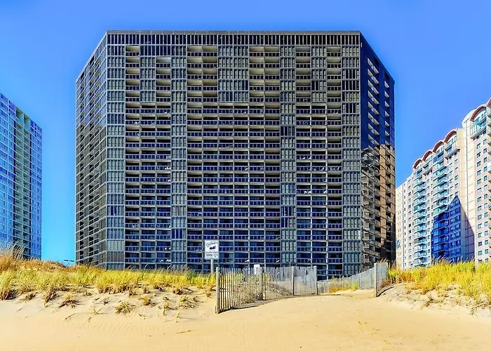 Convenient & Affordable With Balcony Ocean Views Pools & Gym *
